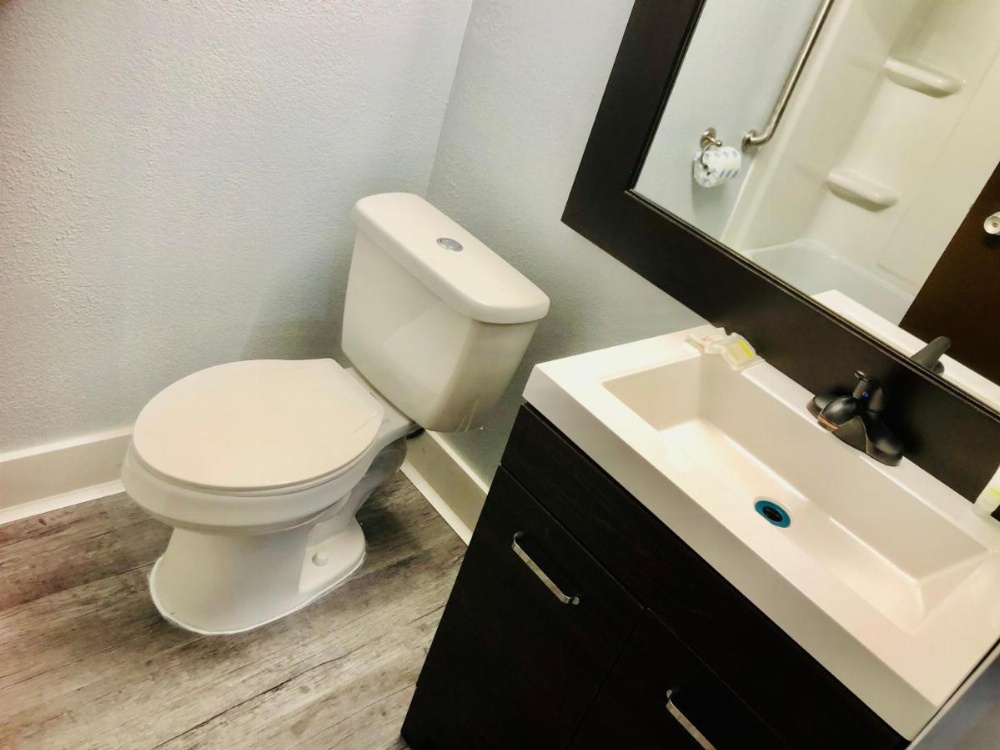 Montgomery Inn & Suites Image 31