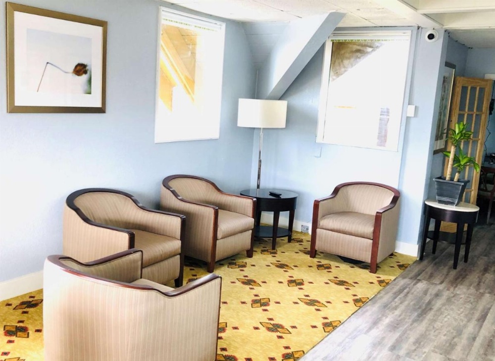 Montgomery Inn & Suites Image 6